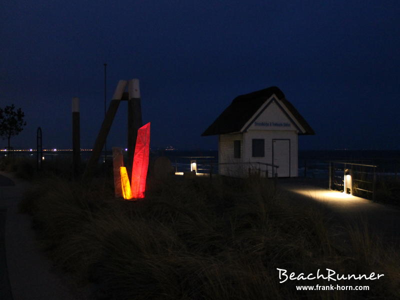 Dünensteg, Abends an der Ostsee