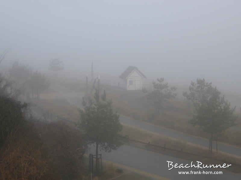 Promenade, Nebel an der Ostsee