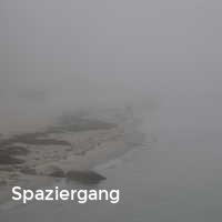 Spaziergang, Nebel an der Ostsee