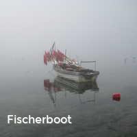Fischerboot, Nebel an der Ostsee