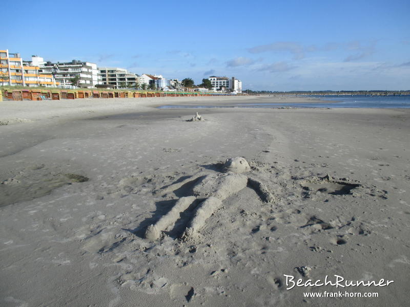 Sandbankmann, Strand im Sommer
