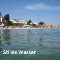 Stilles Wasser, Strand im Sommer